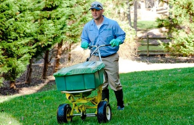 Need Lawn Care? Let Us Handle It. | Spring-Green