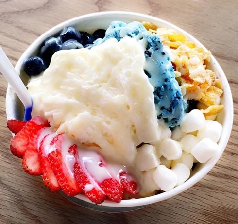 Snowdays in Brooklyn is all-in on blue desserts